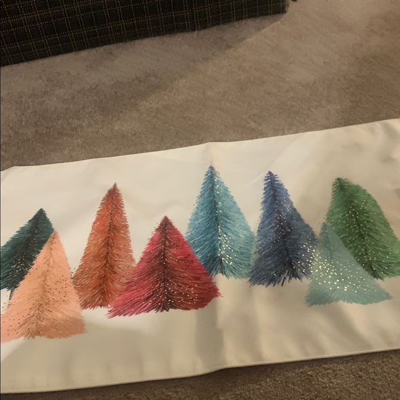 Table runner - Picture 5 of 6